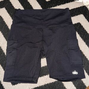 Alo Yoga Black High Waist Cargo Legging Biker Shorts Size Small
